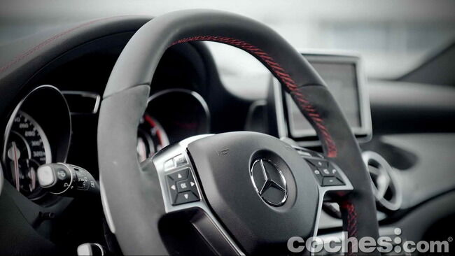 Mercedes_Benz_GLA_45_AMG_4Matic_058