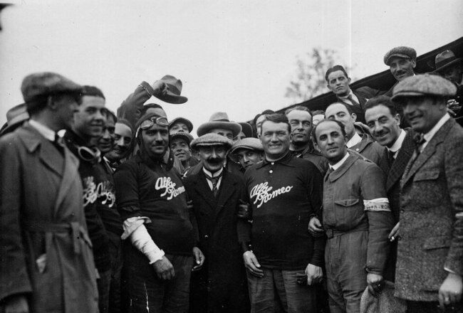 Nicola Romeo en el box Alfa