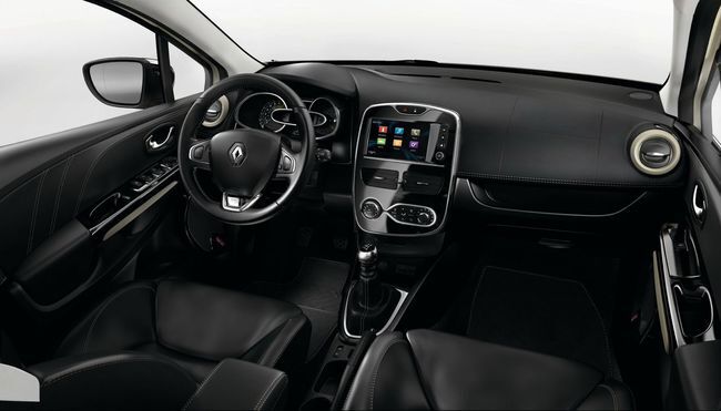 Renault Clio Initiale Paris 2015 interior 05