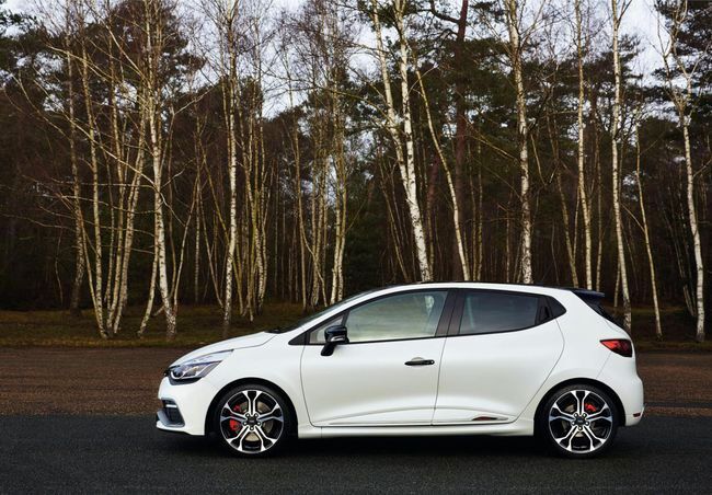 Renault Clio RS 220 Trophy EDC 2015 03