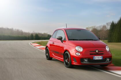 Los tres sabores de Abarth se renuevan en 2015