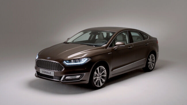 Ford Mondeo Vignale 2015 01