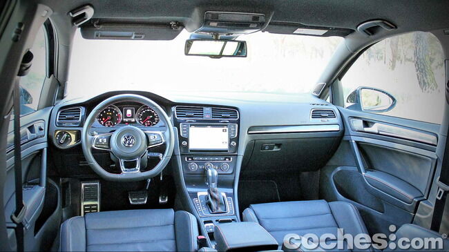 Volkswagen_Golf_GTI_Performance_020