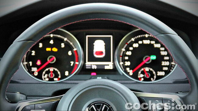 Volkswagen_Golf_GTI_Performance_029