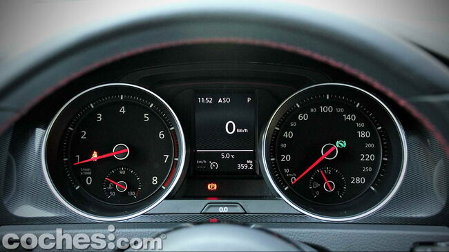 Volkswagen_Golf_GTI_Performance_031