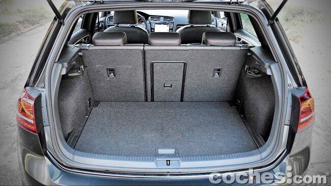 Volkswagen_Golf_GTI_Performance_034