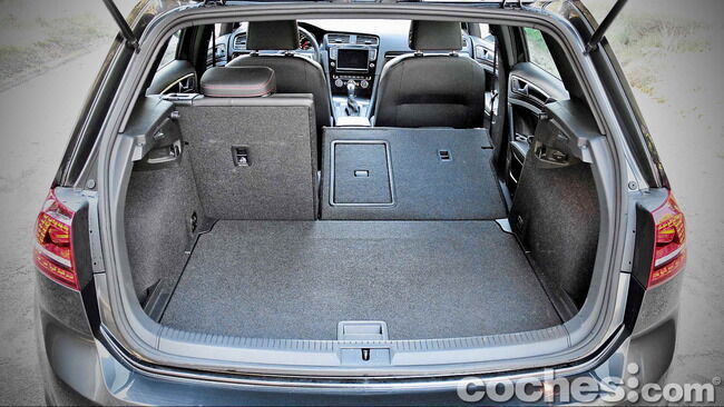 Volkswagen_Golf_GTI_Performance_035