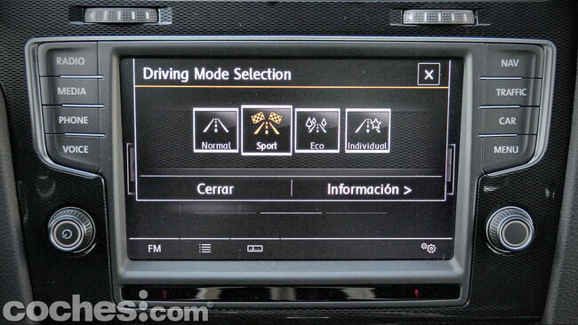 Volkswagen_Golf_GTI_Performance_044