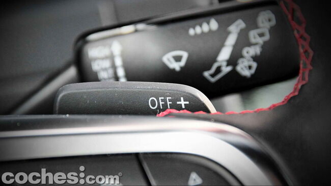 Volkswagen_Golf_GTI_Performance_048