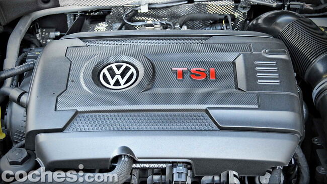 Volkswagen_Golf_GTI_Performance_055