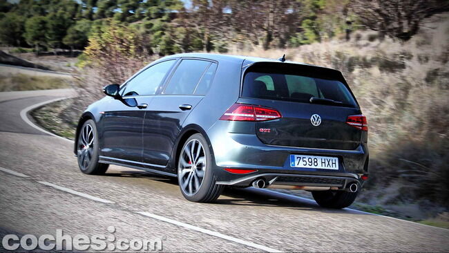 Volkswagen_Golf_GTI_Performance_062