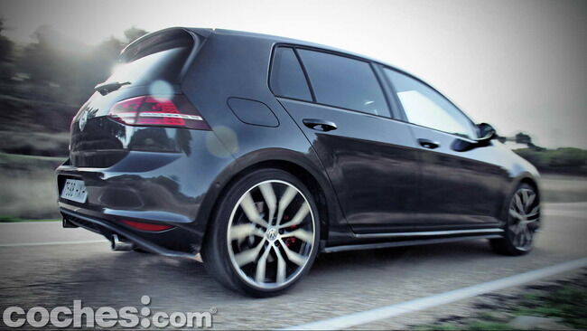 Volkswagen_Golf_GTI_Performance_064