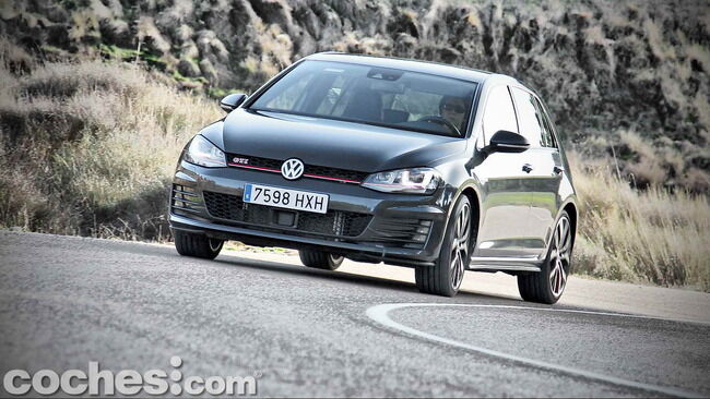 Volkswagen_Golf_GTI_Performance_076