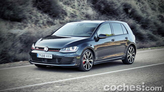 Volkswagen_Golf_GTI_Performance_079