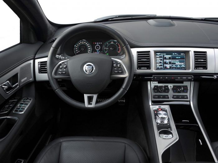 Jaguar XF 2011 Interior 3 700x525