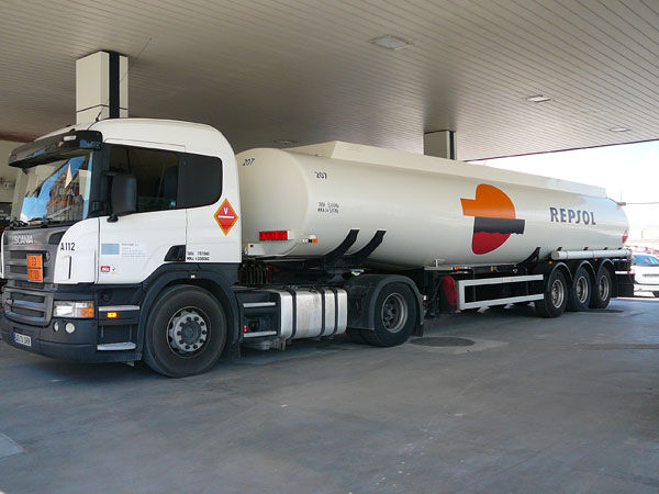 camion cisterna gasolinera