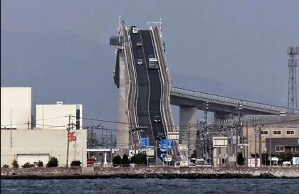 Eshima Ohashi, un puente-montaña rusa en Japón