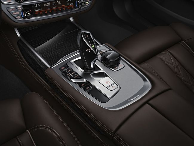 BMW Serie 7 2015 interior 16