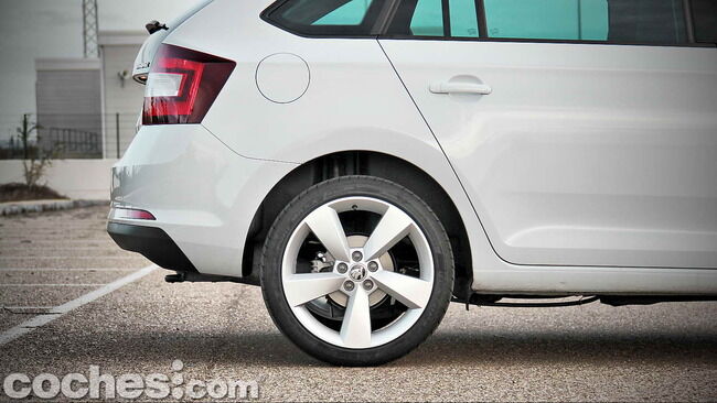 Skoda_Spaceback_1.2_TSI_007
