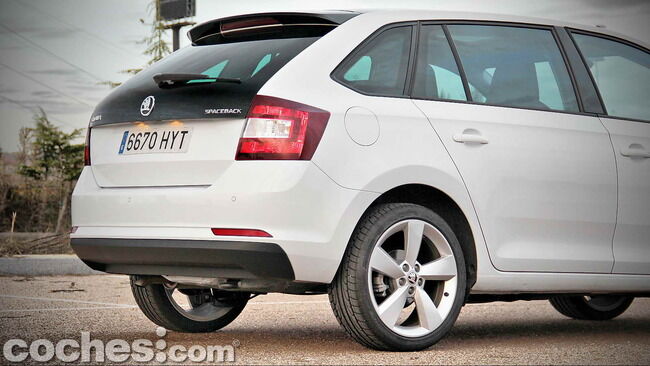 Skoda_Spaceback_1.2_TSI_014