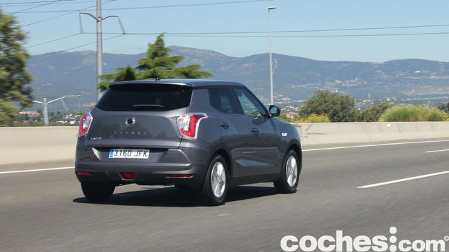 SsangYong Tivoli 2015 prueba 09