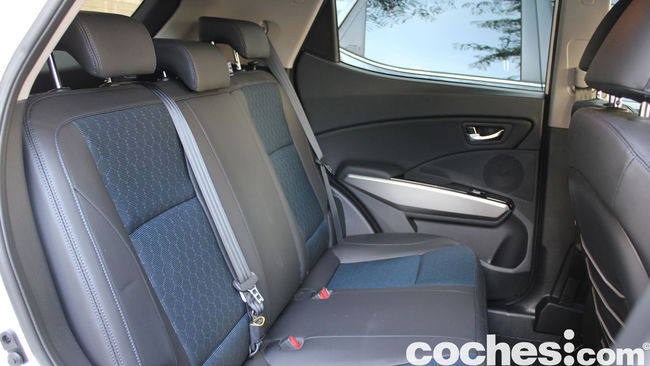 SsangYong Tivoli 2015 prueba 24