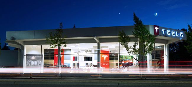 Tesla concesionario ambulante