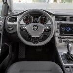 Volkswagen Golf Tsi Bluemotion 2015 Interior 02 150x150