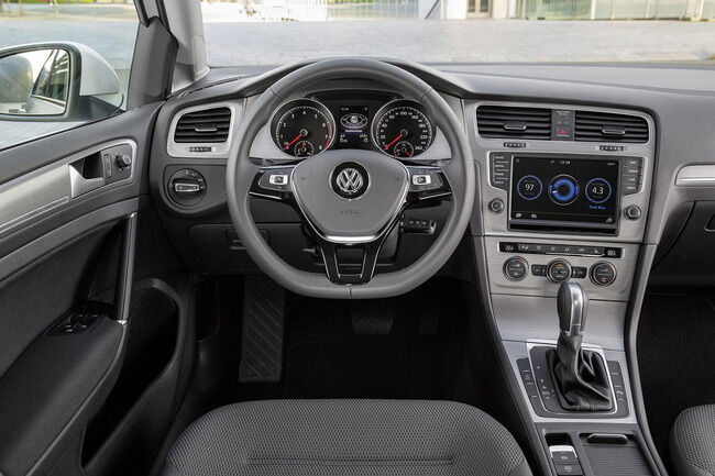 Volkswagen Golf Tsi Bluemotion 2015 interior 02