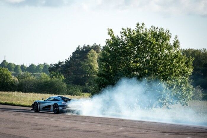 Koenigsegg One 1 0 300 0 Kmh Record 2 700x467