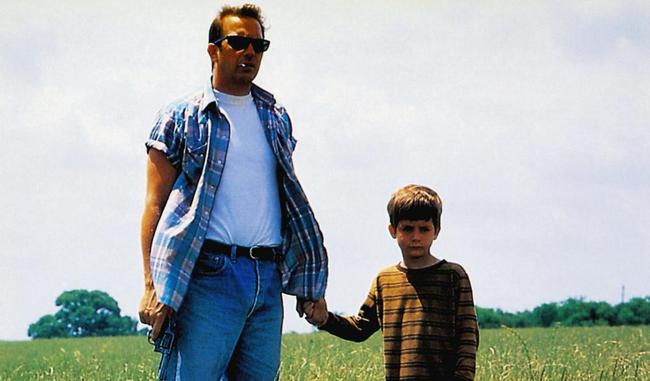 A PERFECT WORLD, from left: Kevin Costner, T.J. Lowther, 1993, © Warner Brothers