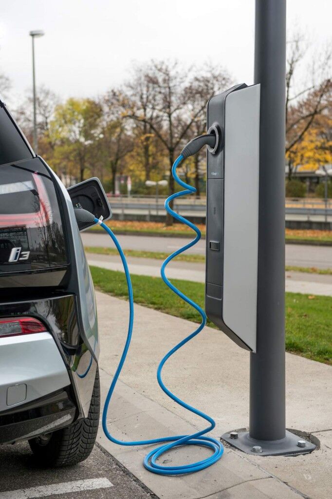 BMW Light and Charge 05