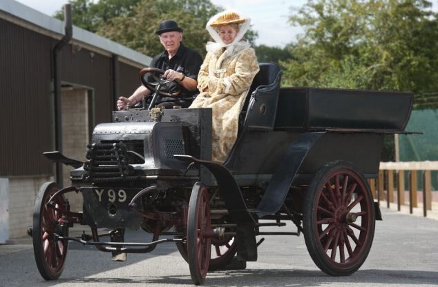 Daimler Wagonette 1897 02