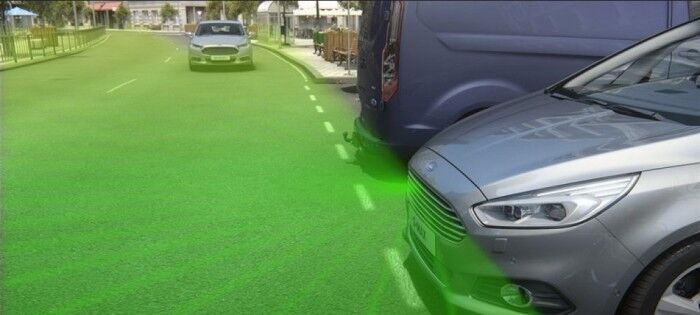 Ford camara frontal split-view