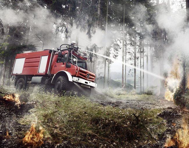 Mercedes-Benz Unimog Euro VI 2015 01