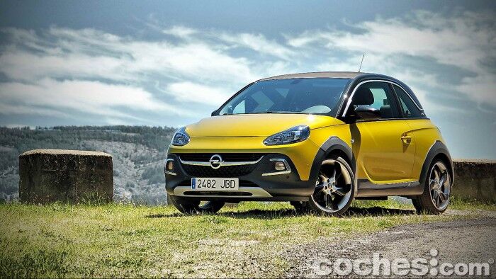 Opel Adam Rocks 001 700x394