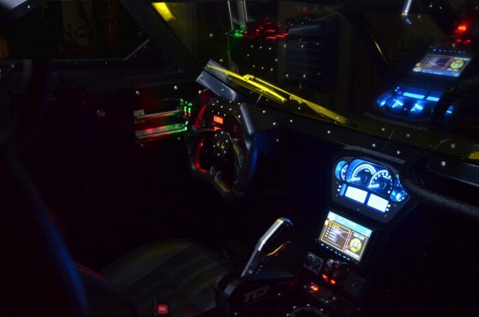 Ripsaw tanque lujo interior