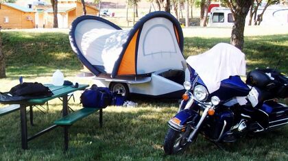 El carro-tienda hinchable para motos