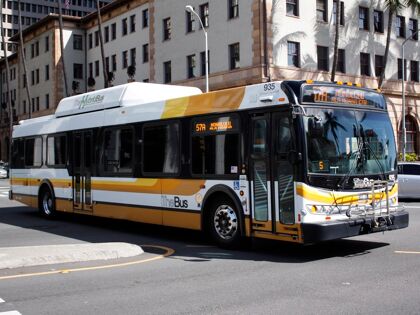 De autobuses de desguace a casas para personas sin hogar