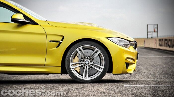 BMW_M4_Coupé_013