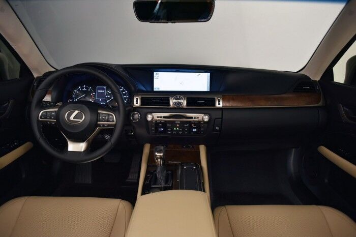 Lexus GS 2016 interior 01