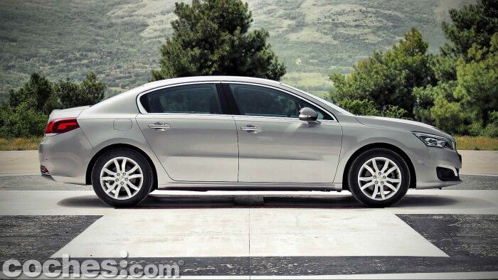 Peugeot_508_BlueHDi_014