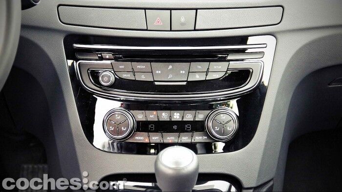 Peugeot_508_BlueHDi_067