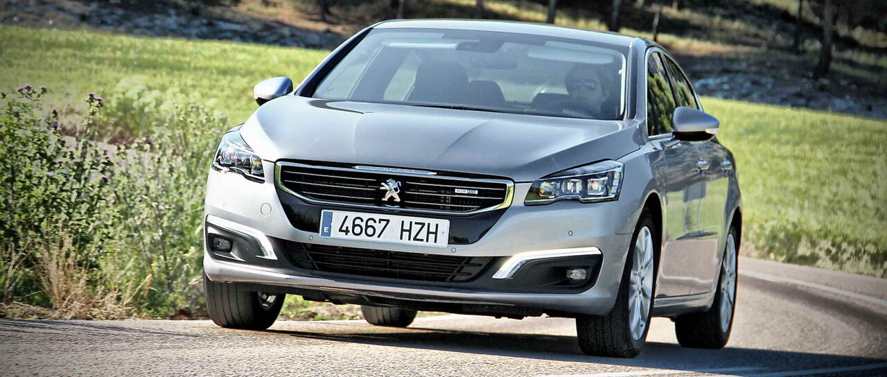 Todas las noticias de coches en un solo portal: Pruebas, fotos, vídeos, informes...