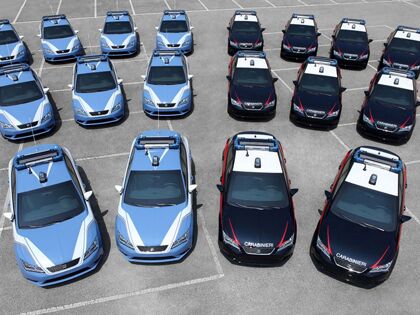 Así prueban los Carabinieri el blindaje de sus Seat León