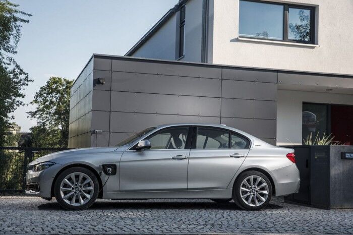 BMW 330e 2016 15