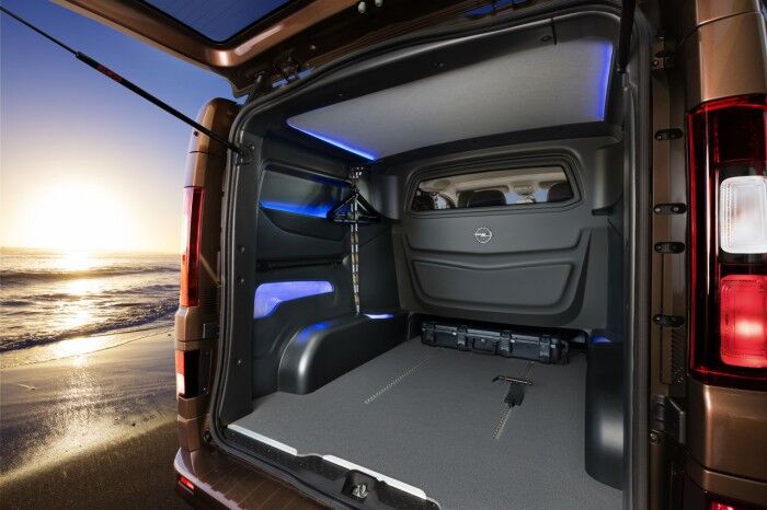 Opel Vivaro Surf Concept 2015 interior 1