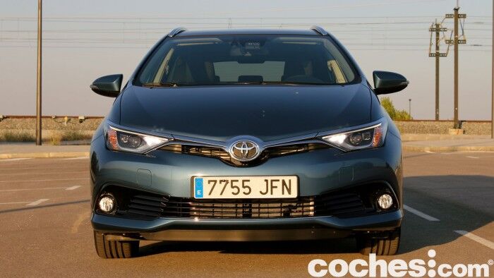 Toyota Auris Touring Sports 2015 prueba 09