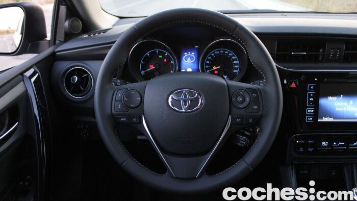 Toyota Auris Touring Sports 2015 prueba interior 04
