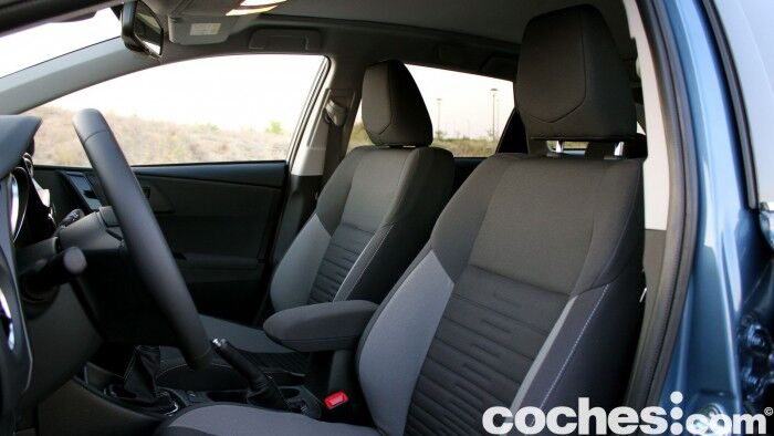 Toyota Auris Touring Sports 2015 prueba interior 13